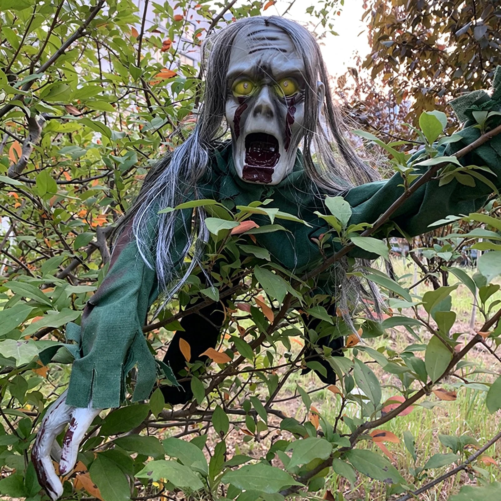 The Crawling Dead™ – Animated Halloween Zombie